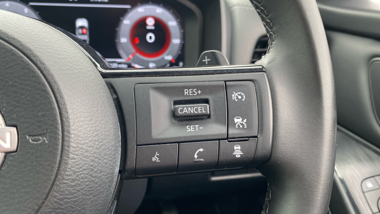 Nissan Qashqai 1.3 DiG-T MH 158 N-Connecta 5dr Xtronic Petrol Hatchback